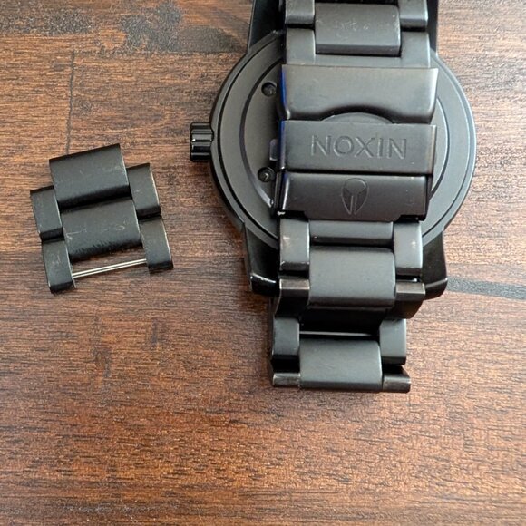 Nixon Patriot - Picture 2 of 3